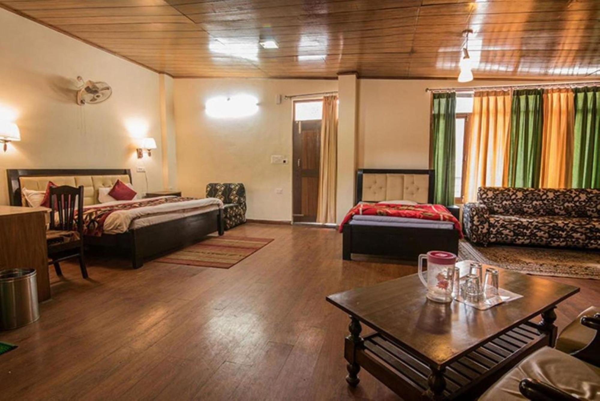 Moon Hotel Mallital, Near Nainital High Court ภายนอก รูปภาพ