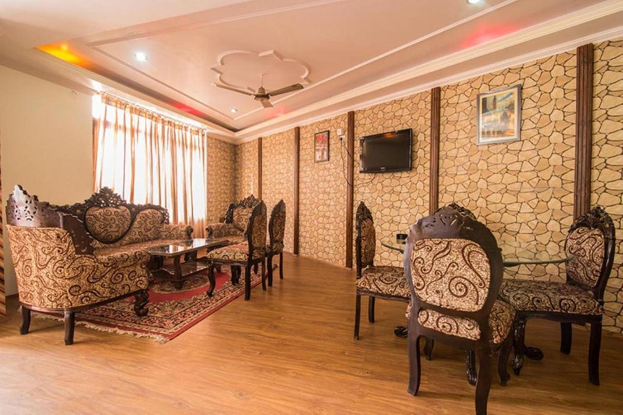 Moon Hotel Mallital, Near Nainital High Court ภายนอก รูปภาพ